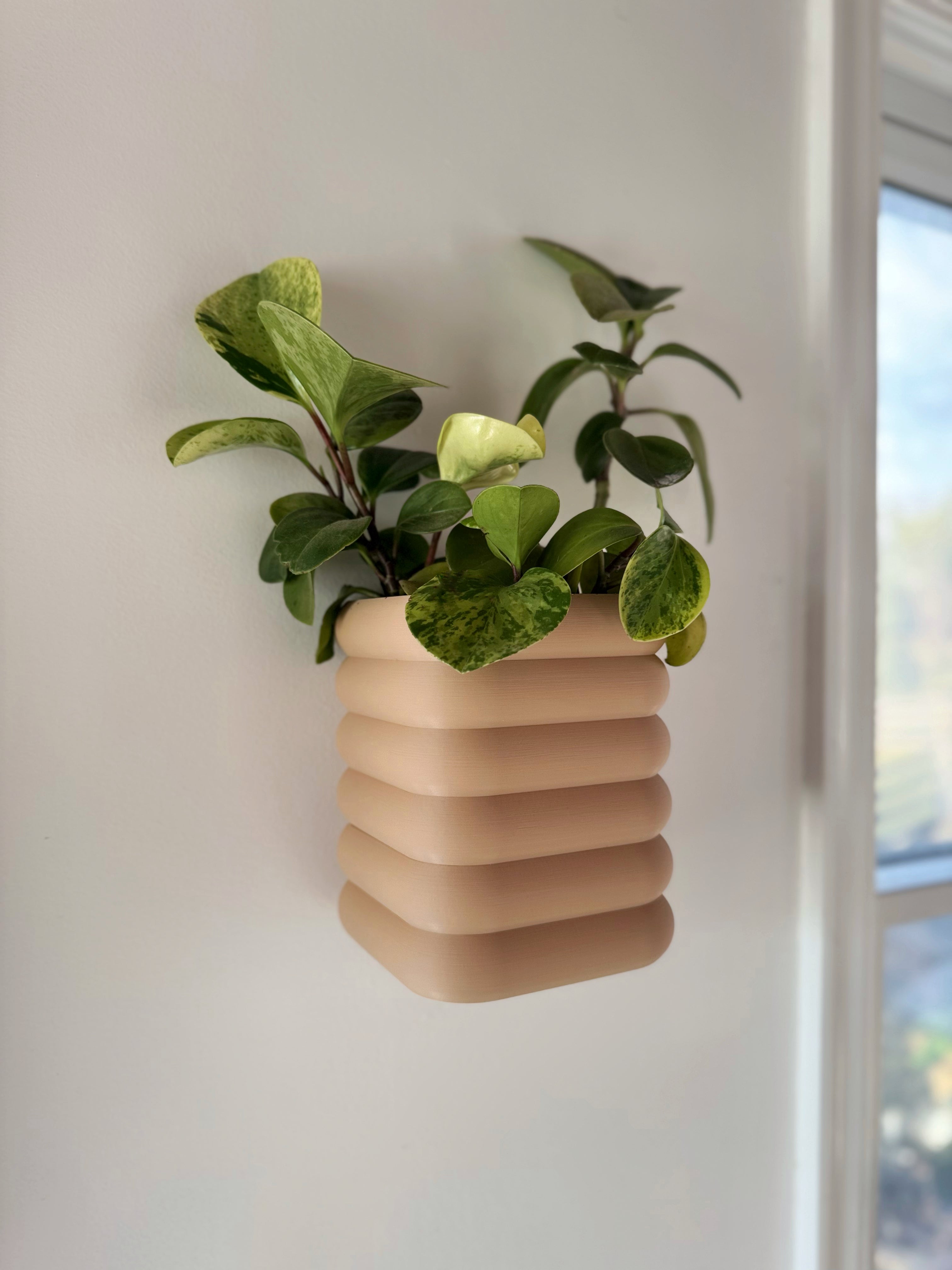 MagPlanter | Versatile Mountable Planters